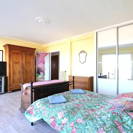 Superbe Sur Le Toit Penhouse Face à La Mer Et Aux Toits De Appartement