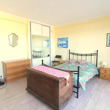 Superbe Sur Le Toit Penhouse Face à La Mer Et Aux Toits De Appartement *