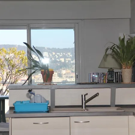 Superbe Sur Le Toit Penhouse Face à La Mer Et Aux Toits De Appartement