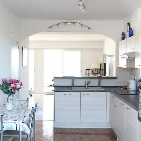 Appartement Superbe Sur Le Toit Penhouse Face à La Mer Et Aux Toits De