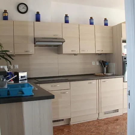 Superbe Sur Le Toit Penhouse Face à La Mer Et Aux Toits De Appartement *
