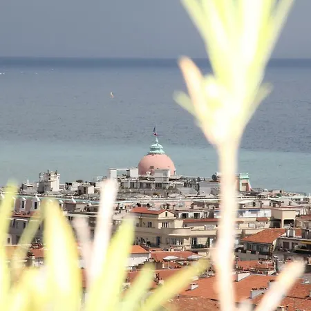 Superbe Sur Le Toit Penhouse Face à La Mer Et Aux Toits De Appartement Nice