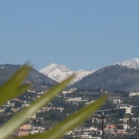 Superbe Sur Le Toit Penhouse Face A La Mer Et Aux Toits De Nice