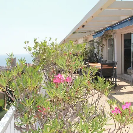 Superbe Sur Le Toit Penhouse Face A La Mer Et Aux Toits De